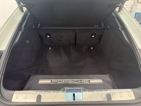 Used 2021 Porsche Panamera RWD image 23