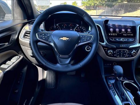 Used 2024 Chevrolet Equinox Premier AWD/4WD image 8