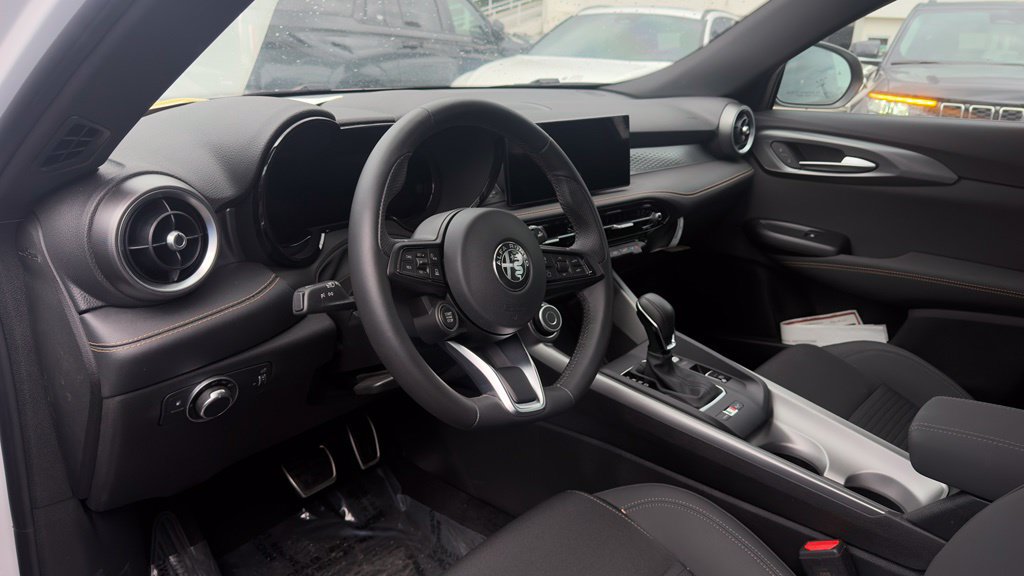 Used 2025 Alfa Romeo Tonale AWD/4WD image 5