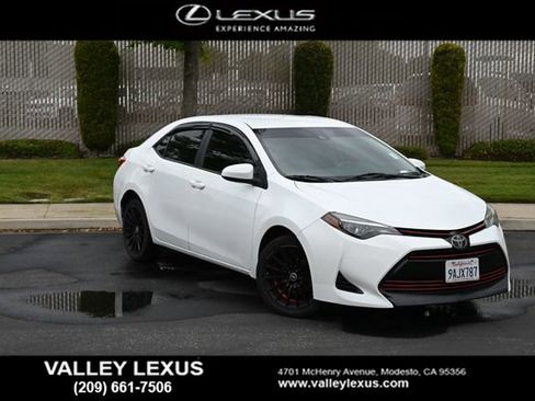 Used 2018 Toyota Corolla LE FWD image 1