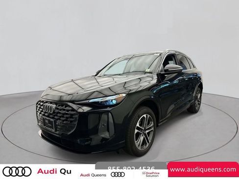 Used 2025 Audi Q5 Premium w/ Convenience Package AWD/4WD image 1