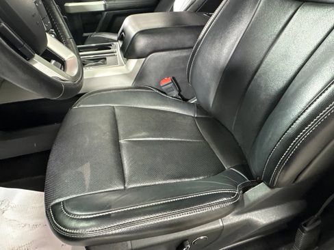 Used 2018 Ford F150 Lariat w/ Equipment Group 502A Luxury AWD/4WD image 12