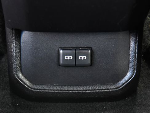 Used 2023 Toyota Highlander XLE AWD/4WD image 43