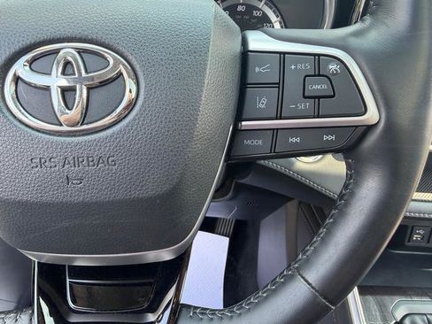 Used 2022 Toyota Highlander Platinum AWD/4WD image 18