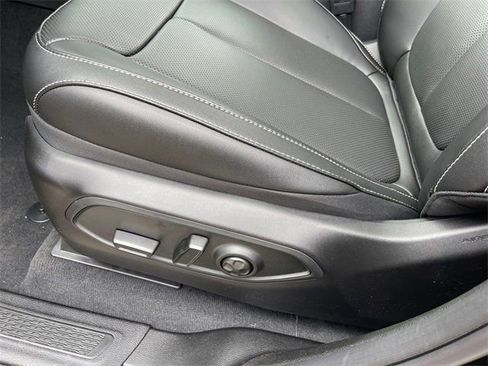 New 2024 Jeep Grand Cherokee L Limited w/ Luxury Tech Group II image 12