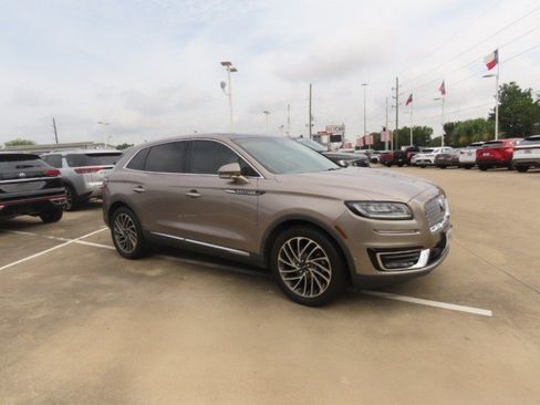 Used 2019 Lincoln Nautilus Reserve FWD image 6