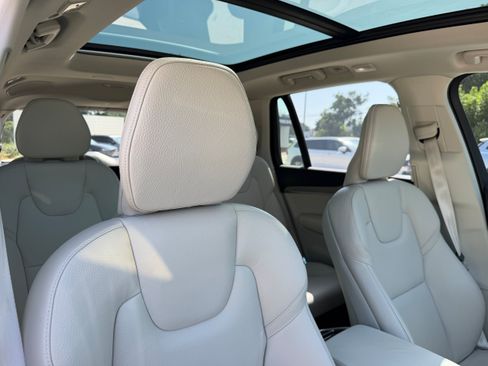Certified 2025 Volvo XC90 T8 Plus w/ Protection Package Premier AWD/4WD image 11