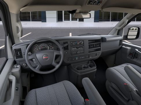 New 2025 GMC Savana 3500 Extended image 39