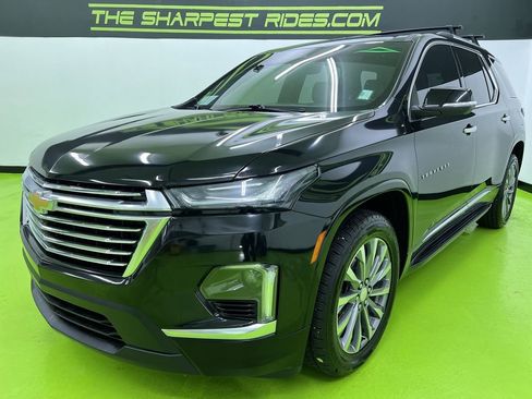 Used 2023 Chevrolet Traverse Premier w/ LPO, 'HIT The Road' Package FWD image 5