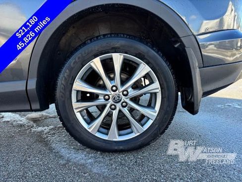 Used 2017 Toyota RAV4 Limited image 25