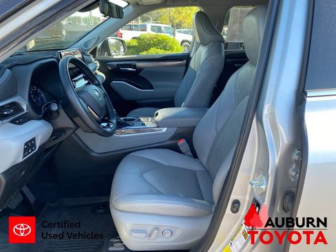 Used 2021 Toyota Highlander Platinum AWD/4WD image 38