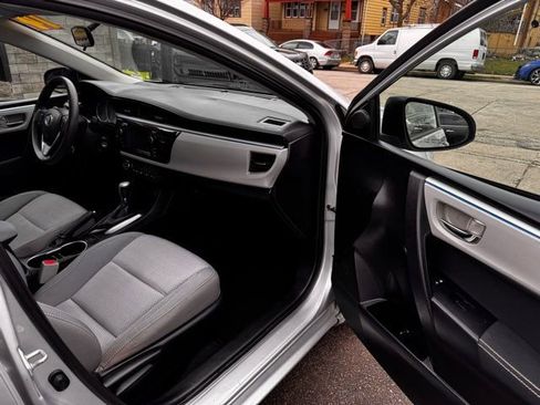 Used 2014 Toyota Corolla LE image 29