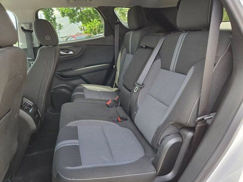 Used 2025 Chevrolet Blazer LT FWD image 27