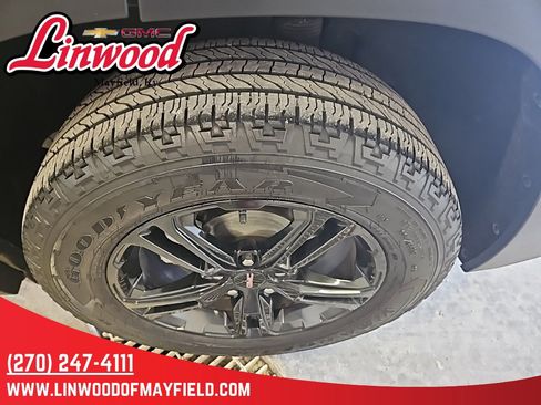 Used 2023 GMC Terrain AT4 image 7