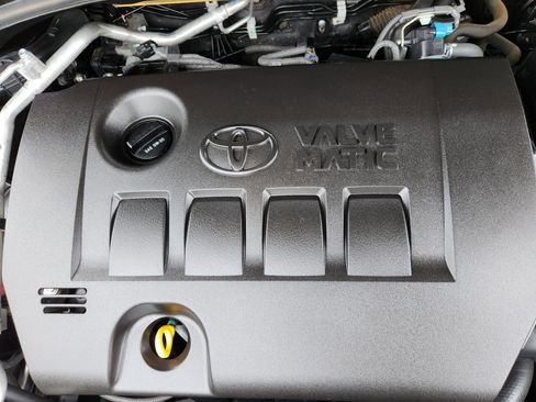 Used 2019 Toyota C-HR XLE FWD image 29