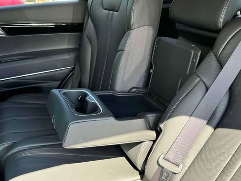 New 2025 Genesis GV80 2.5T Standard image 14