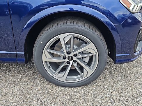 New 2025 Audi Q3 2.0T Premium image 4