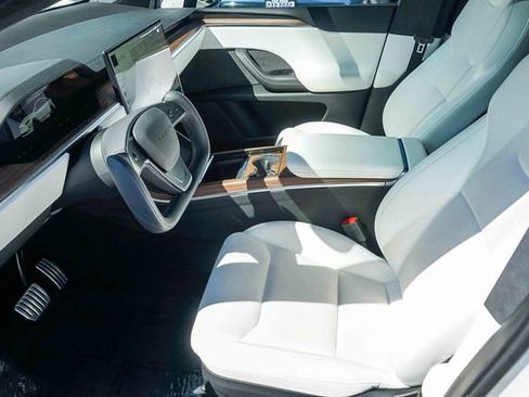 Used 2022 Tesla Model X Base image 20