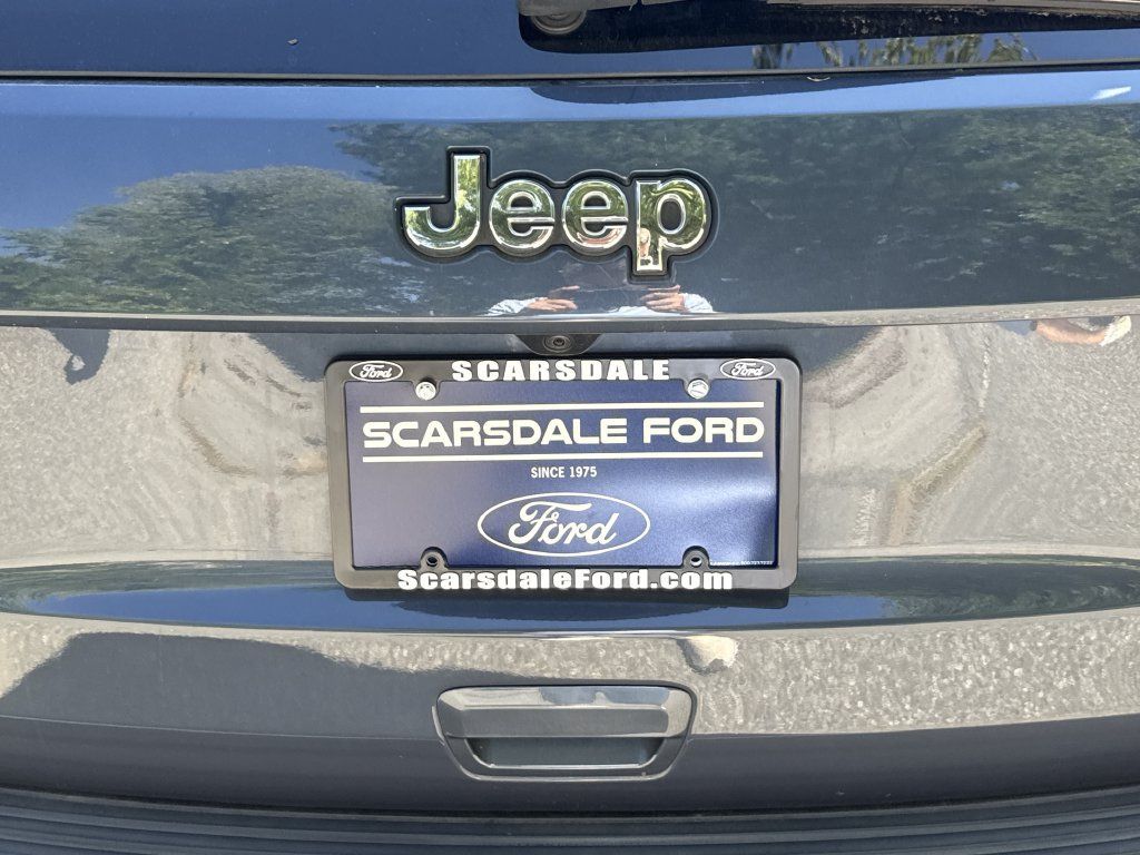 Used 2019 Jeep Grand Cherokee Limited w/ Luxury Group II AWD/4WD image 32