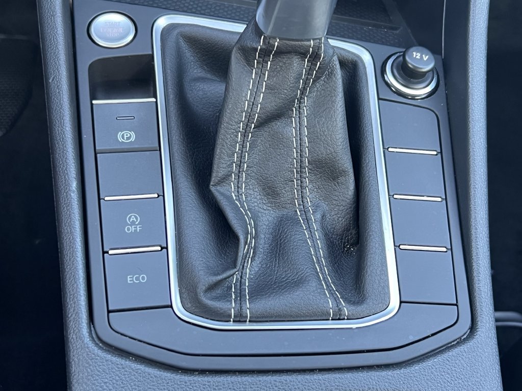 Used 2025 Volkswagen Jetta SE FWD image 26