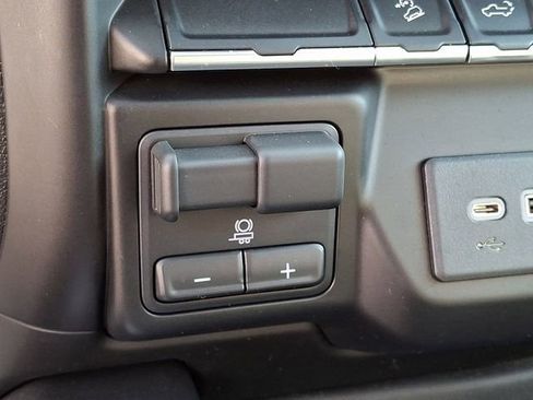 Used 2021 Chevrolet Silverado 1500 LT Trail Boss w/ Convenience Package II image 27