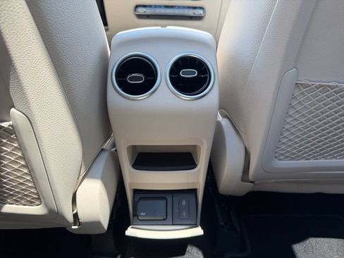 Used 2026 Mercedes-Benz GLB 250 4MATIC image 22