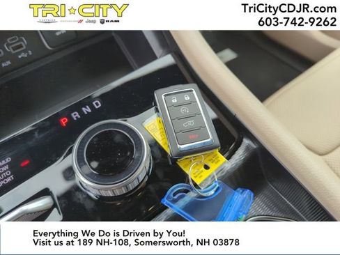 New 2025 Jeep Grand Cherokee Limited w/ Luxury Tech Group II image 46