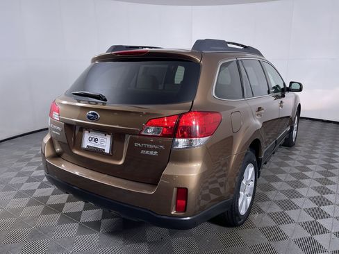 Used 2011 Subaru Outback 2.5i Premium w/ All-Weather Pkg image 22