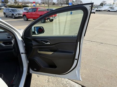 Used 2018 GMC Acadia Denali image 16