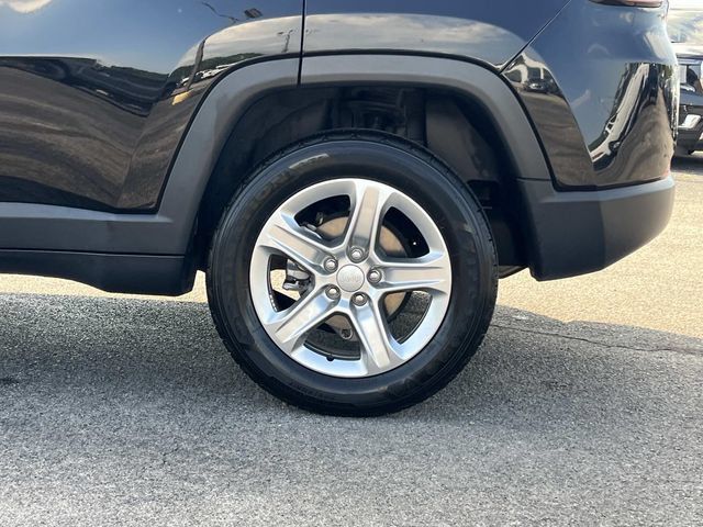 Used 2024 Jeep Compass Latitude AWD/4WD image 14