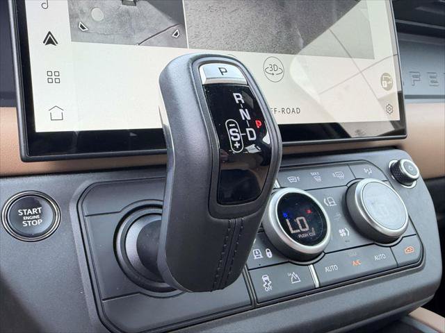 Used 2026 Land Rover Defender 110 X-Dynamic SE AWD/4WD image 32