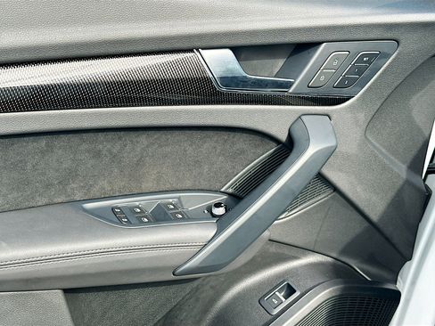 Used 2024 Audi SQ5 Premium Plus image 17