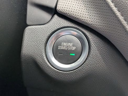Used 2021 Chevrolet Equinox Premier FWD image 30