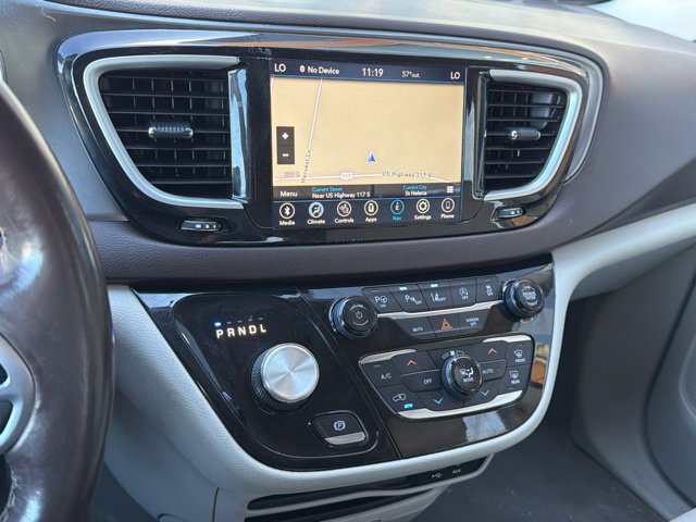 Used 2019 Chrysler Pacifica Touring-L w/ Advanced Safetytec Group FWD image 30