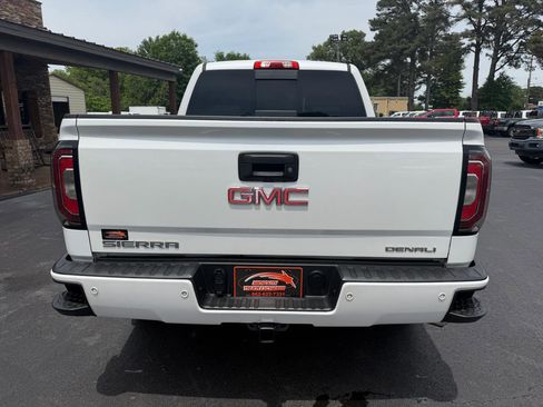 Used 2016 GMC Sierra 1500 Denali w/ Enhanced Driver Alert Package AWD/4WD image 3