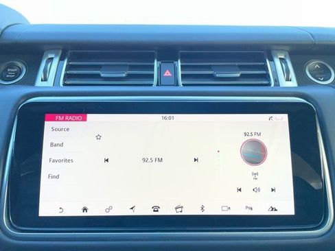 Used 2020 Land Rover Range Rover HSE image 18