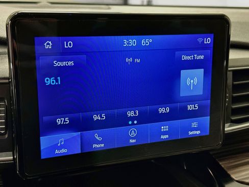 Used 2023 Ford Explorer Limited AWD/4WD image 21