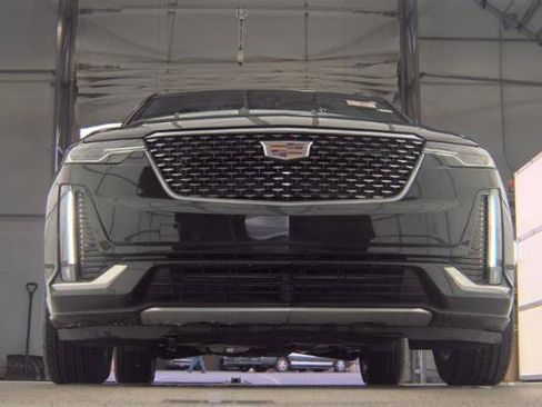 Used 2024 Cadillac XT6 Luxury w/ LPO, Floor Liner Package AWD/4WD image 8
