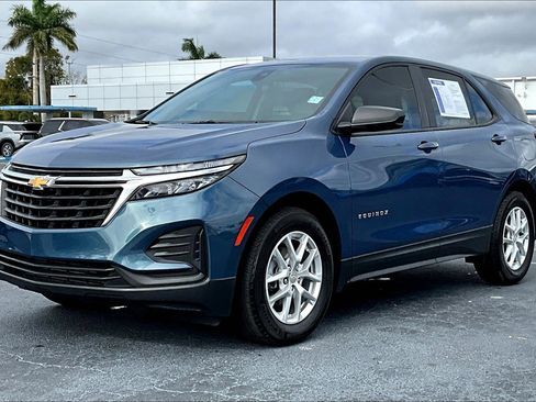 Certified 2024 Chevrolet Equinox LS FWD image 2