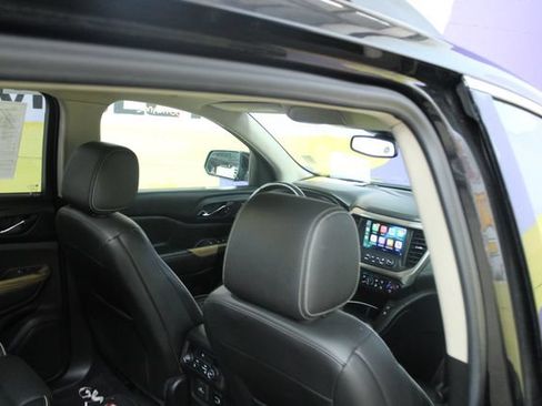 Used 2018 GMC Acadia Denali w/ Technology Package AWD/4WD image 10