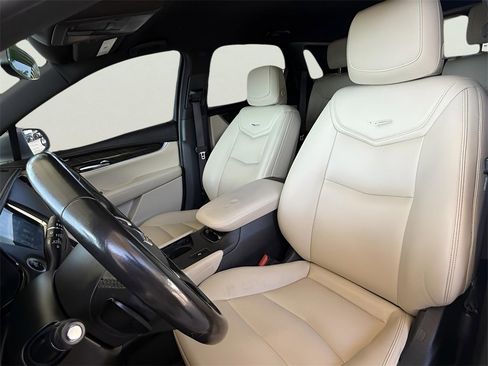 Used 2019 Cadillac XT5 image 4