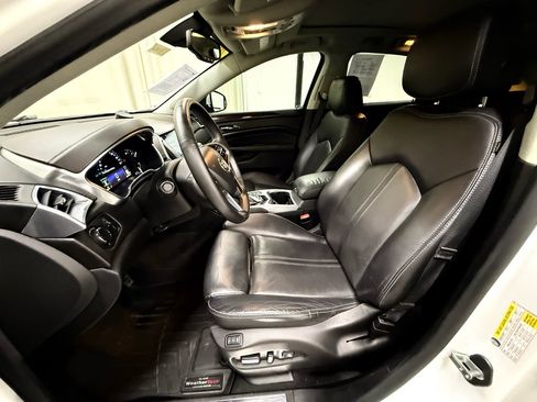 Used 2016 Cadillac SRX Luxury w/ Driver Awareness Package FWD image 28