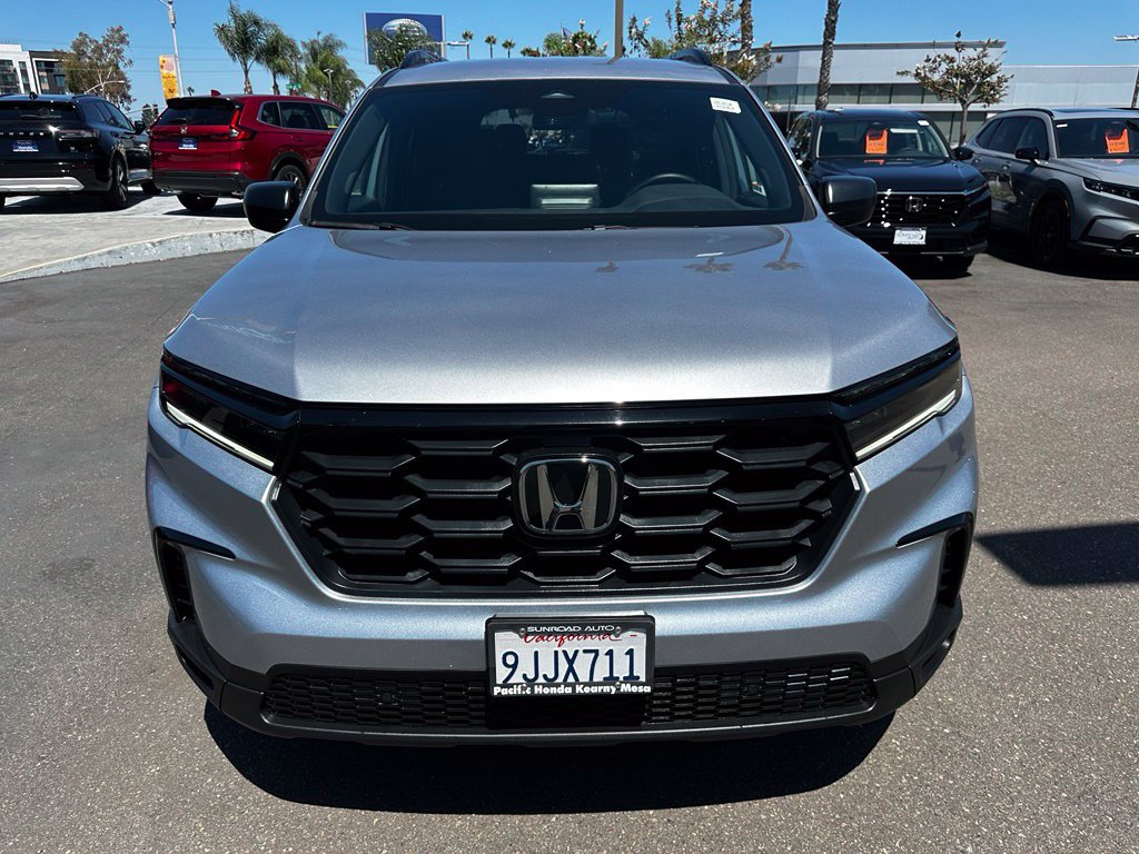 Certified 2024 Honda Pilot Sport image 3