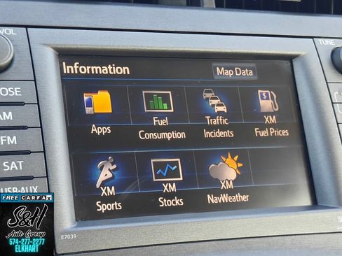 Used 2012 Toyota Prius Four w/ Deluxe Solar Roof Pkg FWD image 8