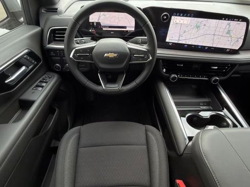 New 2026 Chevrolet Suburban LS image 10