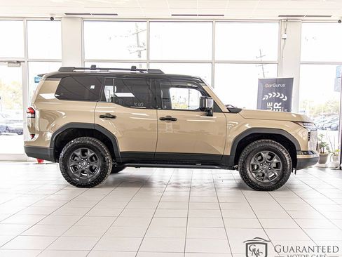 Used 2024 Lexus GX 550 AWD/4WD image 9