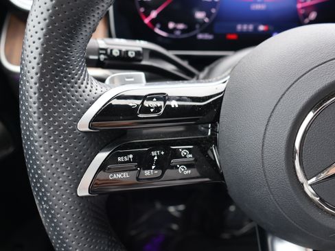 Certified 2025 Mercedes-Benz GLC 300 image 33