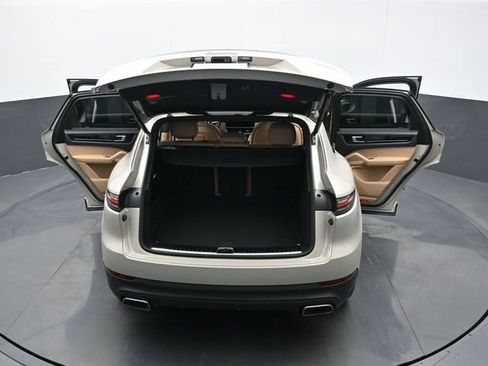 Used 2021 Porsche Cayenne image 27