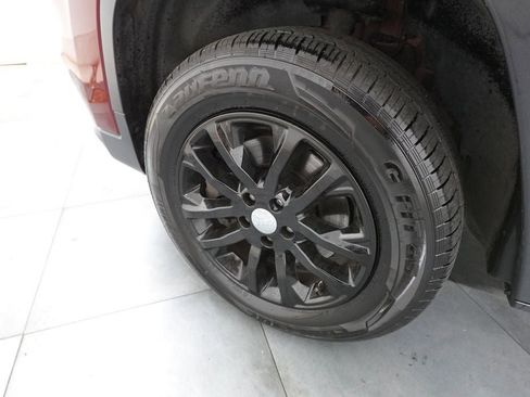 Used 2019 Jeep Cherokee Latitude Plus w/ Cold Weather Group image 29