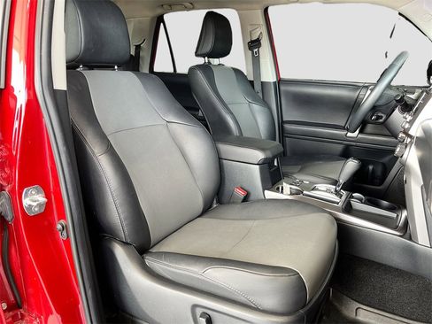 Used 2022 Toyota 4Runner SR5 Premium image 29